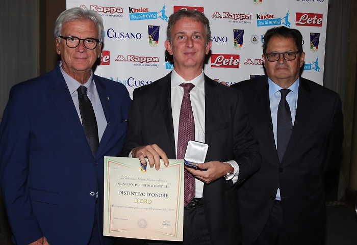 084432355-d7384916-9fa7-4337-a8ee-4bc7c5ad34cb