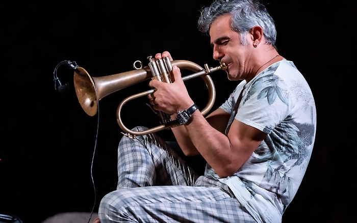 121047374-10365150-fad2-44fc-9ca3-241870b01a4a