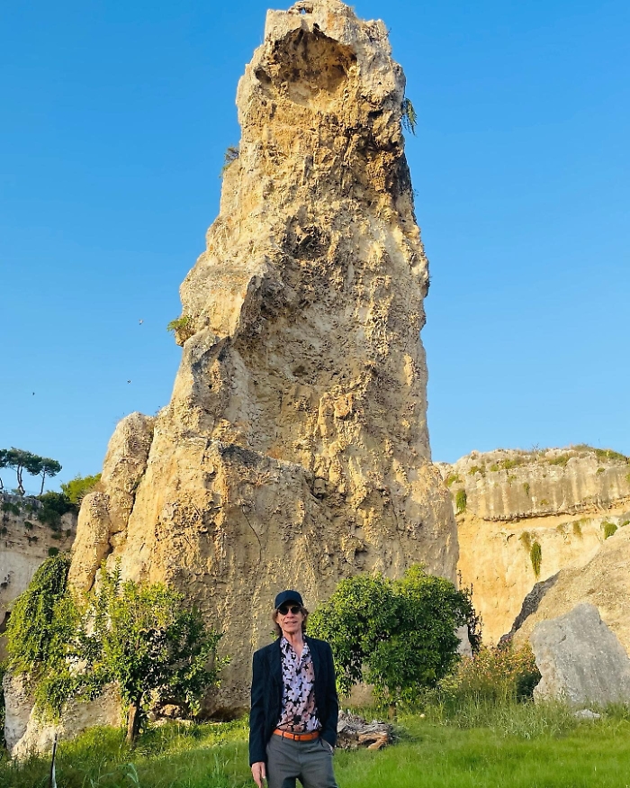 073436289-cd2f4fa4-619e-49ad-961a-476b51d29e20