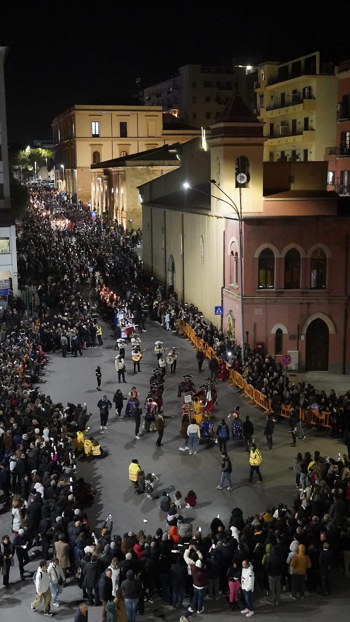 Fiaccolata-dellAmicizia-dallalto-verticale