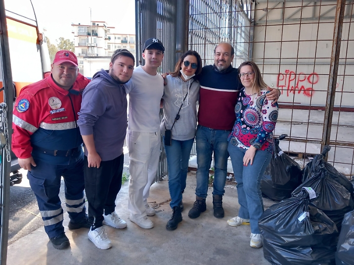 Acireale liceo archimede raccolta benefica scarpe per migranti