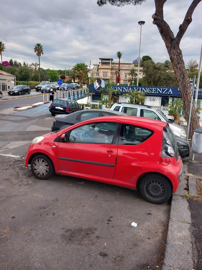 Catania piazza mancini battaglia caos