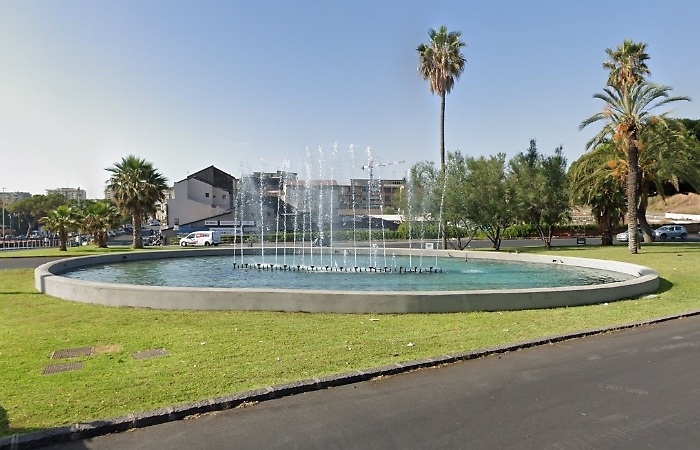 Catania fontana ognina la vela