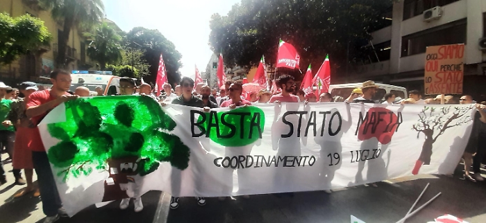 Borsellino, partito corteo al grido 'fuori mafia dallo Stato'