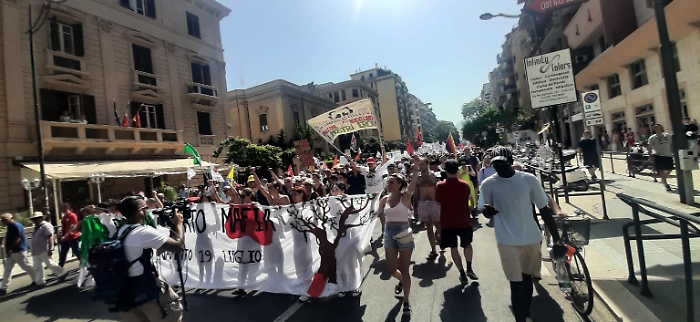 Borsellino, partito corteo al grido 'fuori mafia dallo Stato'