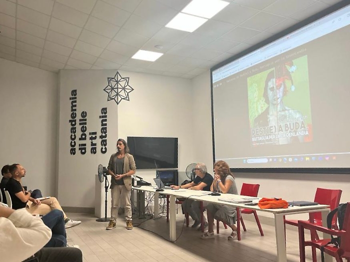 ABACT_presentazione-del-CT-Fringe-Festival-agli-studenti-dellAccademia-13.10.2023