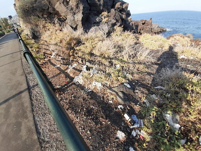 Catania-triste-lungomare-di-rifiuti4