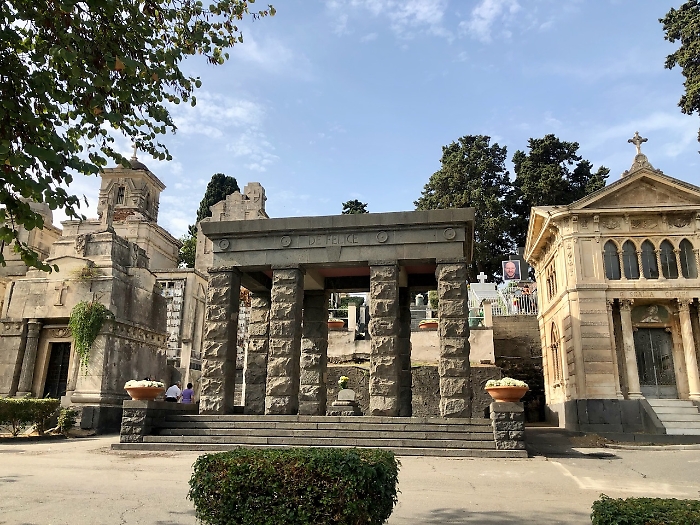 62BF8498-32D3-4436-9C3C-530D140121A2