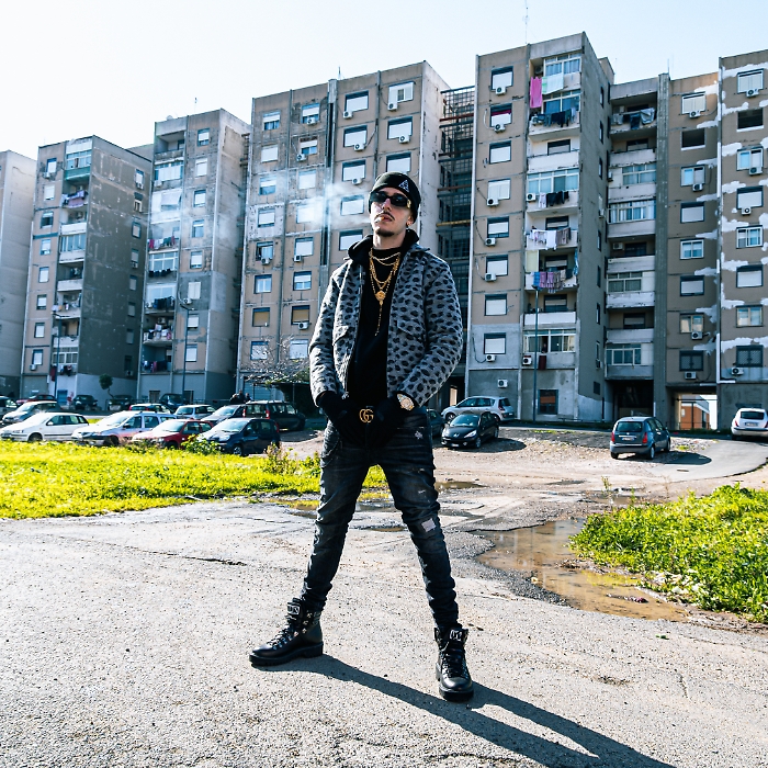 106A06B3-D1BC-454A-847B-2CD2B6926228