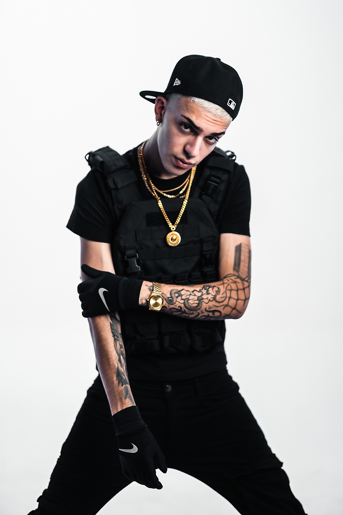 3A80E65D-067E-400C-822D-10FFBC811A36