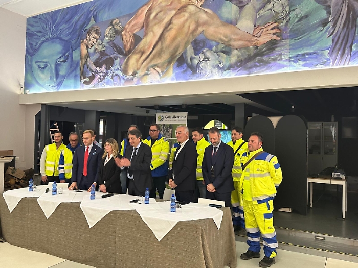 E-Gli-operai-protagonisti-della-giornata