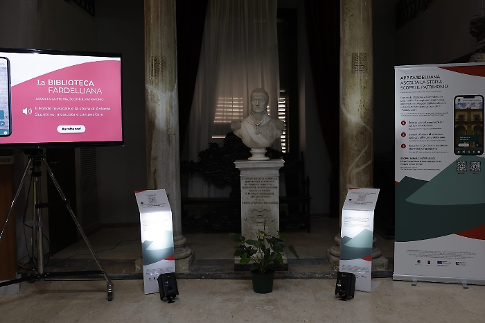 f12e7981-6e4d-445c-ab73-8c62ff733419