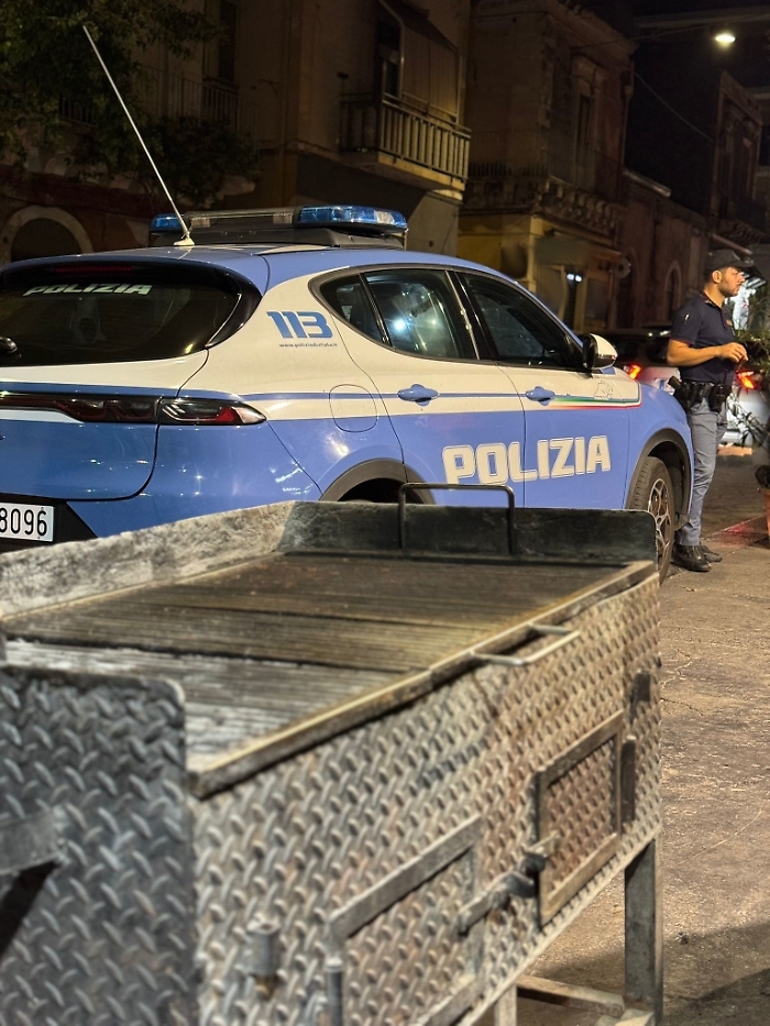 CHIUSA DALLA POLIZIA DI STATO UNA TRATTORIA ABUSIVA DI VIA PLEBISCITO E SOSPESA UNA NOTA PANINERIA DI VIALE AFRICA (2)