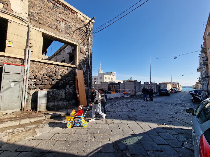 Famiglia via del Principe via Toledo degrado