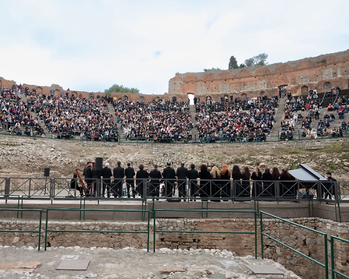 2 Teatro Antico di Taormina - Coro Lirico Siciliano