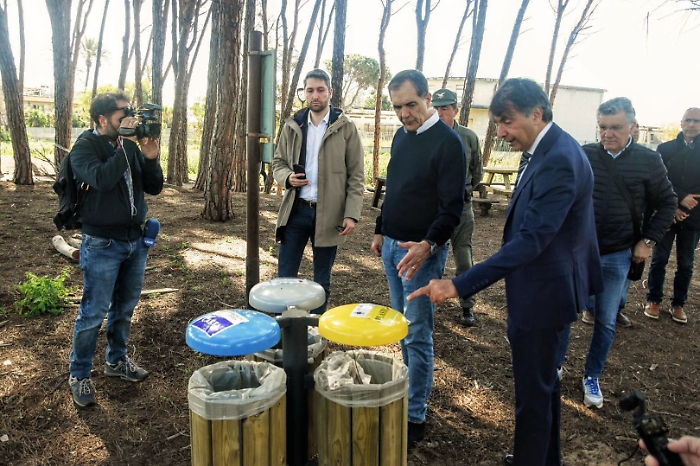 20EEBA10-34E5-4CEC-A81A-707324981697