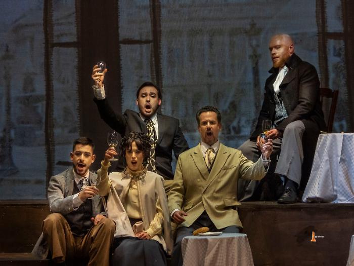 240cdef3-0397-4d4b-b63e-498ac6106361