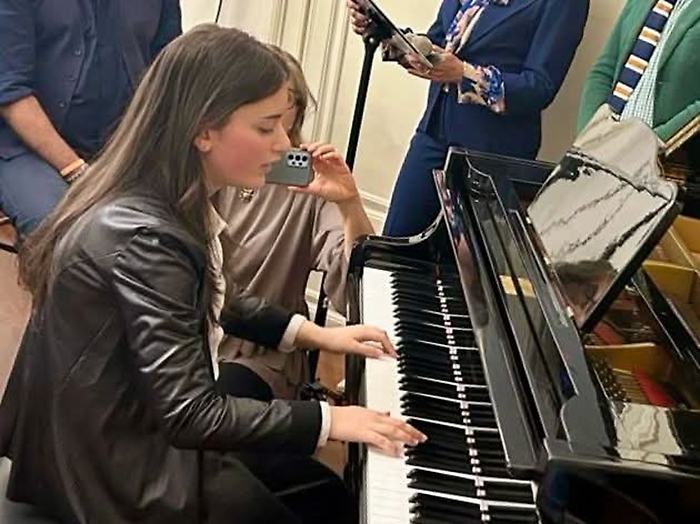 WhatsApp Image 2025-04-28 at 21.29.32 (1)