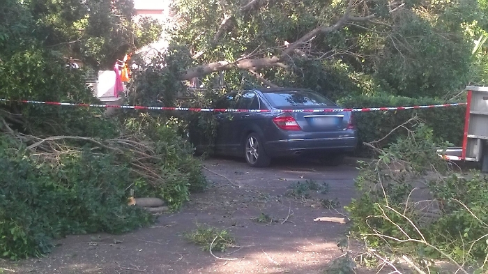 16 settembre 2016 crollo via sebastiano Catania 01