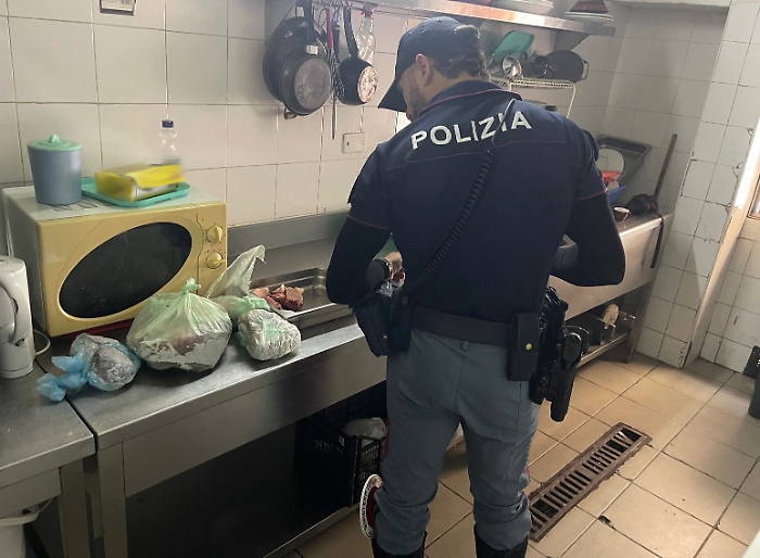 - CARENZE IGIENICHE E PRODOTTI IN PESSIMO STATO IN UNA TRATTORIA DI S. BERILLO. 1