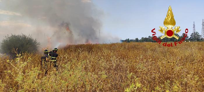 Incendio zona industriale Catania