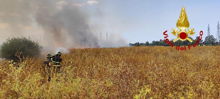 Incendio zona industriale Catania