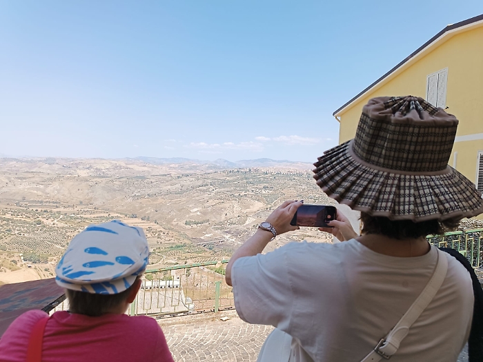 530721742_2846306998895104_652091730260581317_n