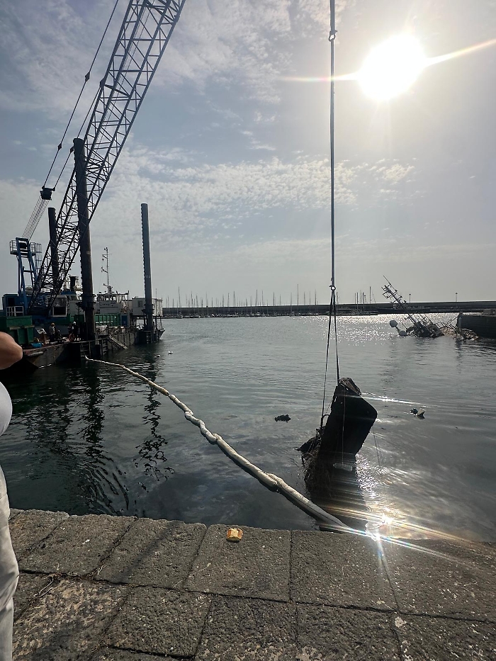 rimozione relitti nel porto di Catania 4