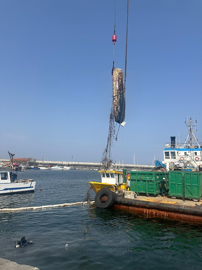 rimozione relitti nel porto di Catania 6