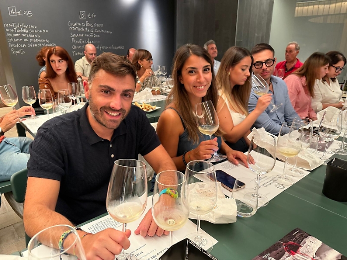 VM25_10 degustazione spumanti da Favazza