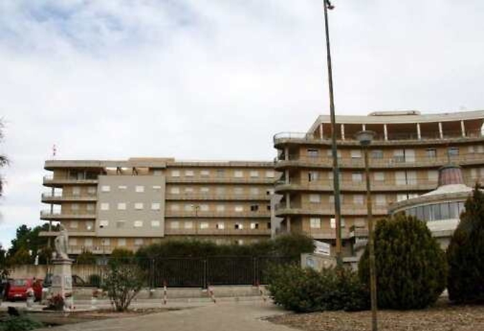 Niente chirurgo e niente operazioni, l'assessore “richiama” l'Asp