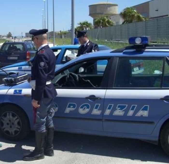 Ragusa, rubavano auto di lusso 
e le rivendevano a Malta e in Libia