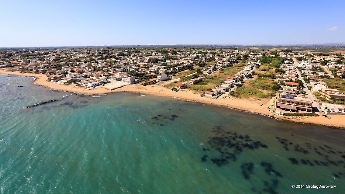 Abusivismo a Triscina, mezzo milione per abbattere altri 27 edifici