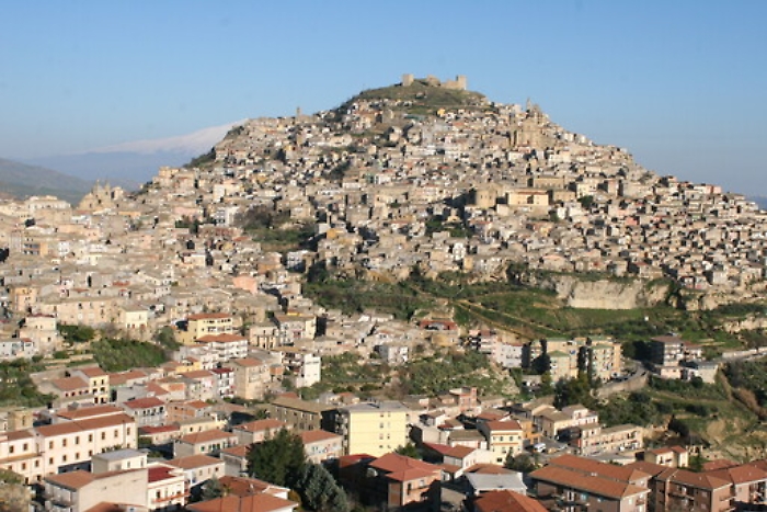 Strade, nell'Ennese la Salerno-Reggio Calabria in "salsa sicula"