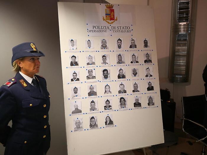 Palermo, "boia-spaccaossa" e falsi sinistri per truffare assicurazioni: 42 fermati