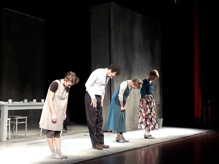 Emozioni al “Pirandello”: applausi ed ovazioni per il cast di Anna dei Miracoli