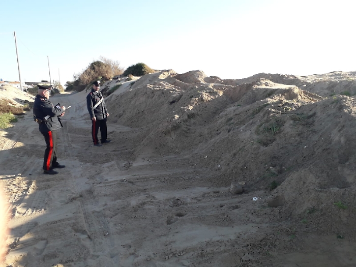 Gela arrestati tre vittoriesi:
hanno sbancato una duna