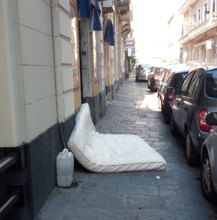 Catania: "L'inciviltà non ha limiti!"