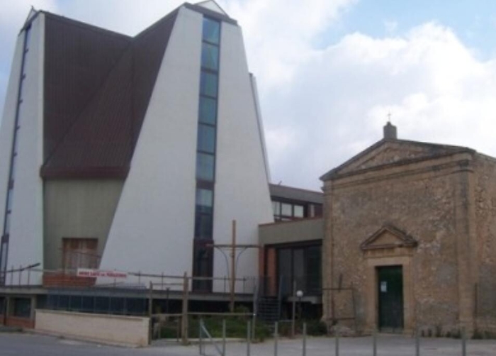 Vittoria, furto sacrilego forse per riti satanici