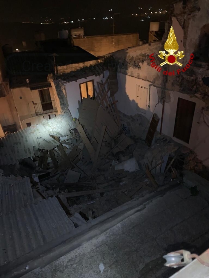 Caltagirone, 30 sfollati per il crollo in centro storico: aperta un'inchiesta