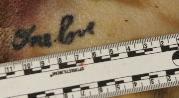 Il mistero dei sub senza nome trovati morti, una madre tunisina: «Sono miei figli»