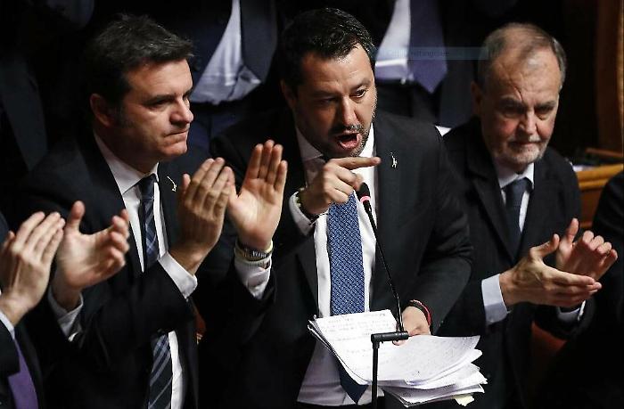 Gregoretti, a Catania il processo a Salvini
In caso di condanna rischia incandidabilità