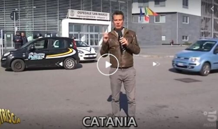 un fermo immagine del servizio di Striscia la notizia