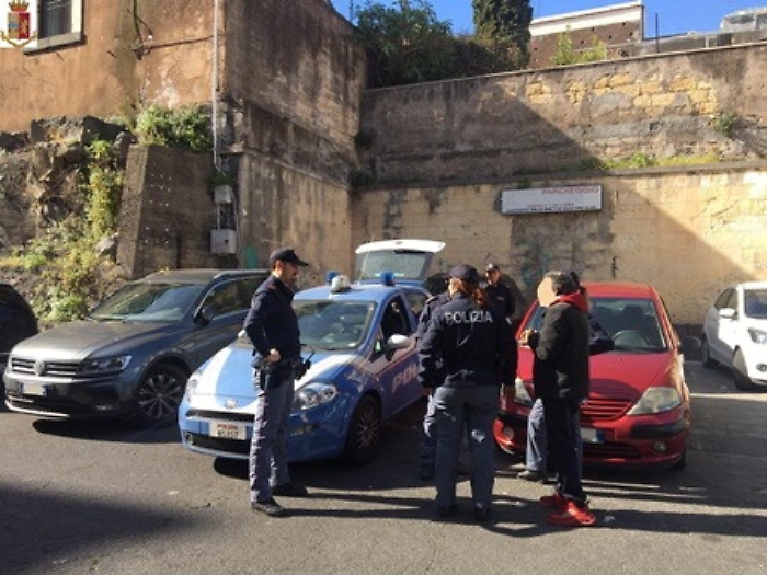 Catania, continua la lotta della polizia ai posteggiatori abusivi