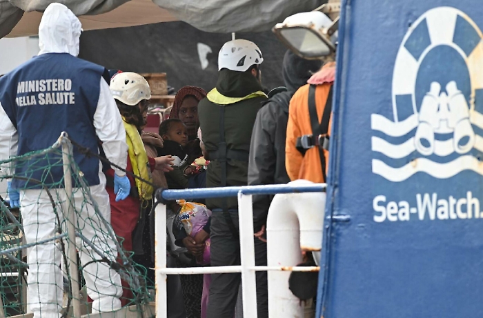 Coronavirus, Musumeci: «Grave aver autorizzato sbarco a Messina della Sea Watch»