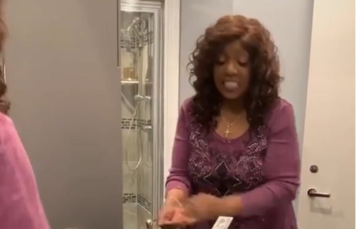 Coronavirus, Gloria Gaynor su TikTok al ritmo del suo "I Will Survive"
