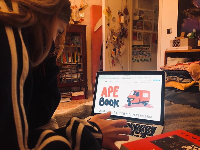 #ioleggoacasa, la sfida di editori, scrittori e librai in tempo di coronavirus