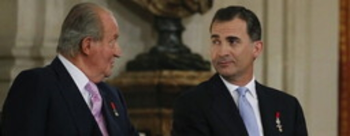 Felipe di Spagna rinuncia all'eredit&agrave; del padre: &egrave; crisi in famiglia?