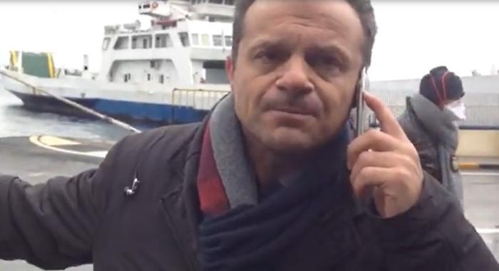 Coronavirus, De Luca: «Auto ferme a Villa S. Giovanni, sistema non funziona»