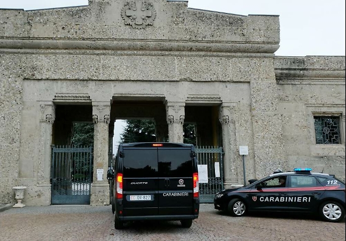 Bergamo, le imprese di onoranze funebri: «Ci fermiamo»